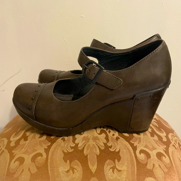Dansko Wedge Heels / Brown Leather / Size 10 / Excellent Condition ๐ค - Picture 3 of 3